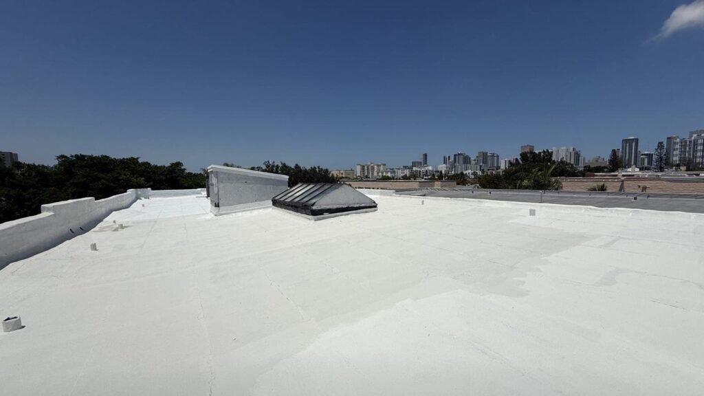Techo Plano en Residencia de Miami en el sur de Florida - CV Quality Builders